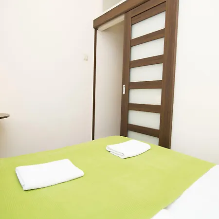 Rent A Flat - Korzenna St. Appartement